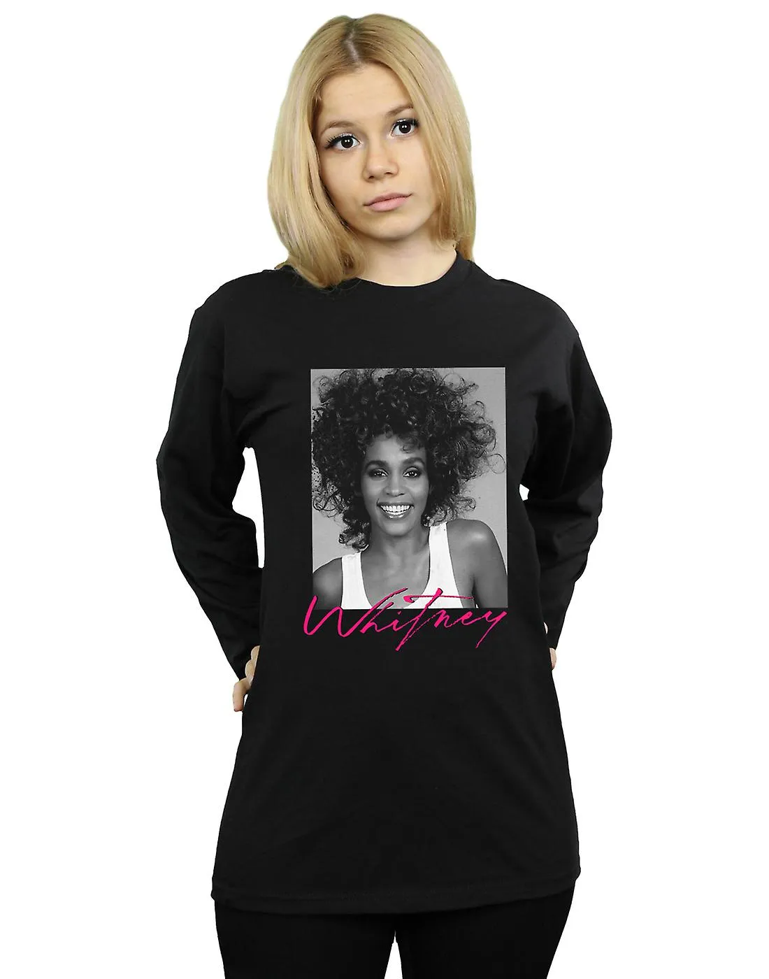 WHITNEY HOUSTON WOMEN&APOS;S SMILE PHOTOGRAPH BOYFRIEND FIT TSHIRT MET LANGE MOUWEN